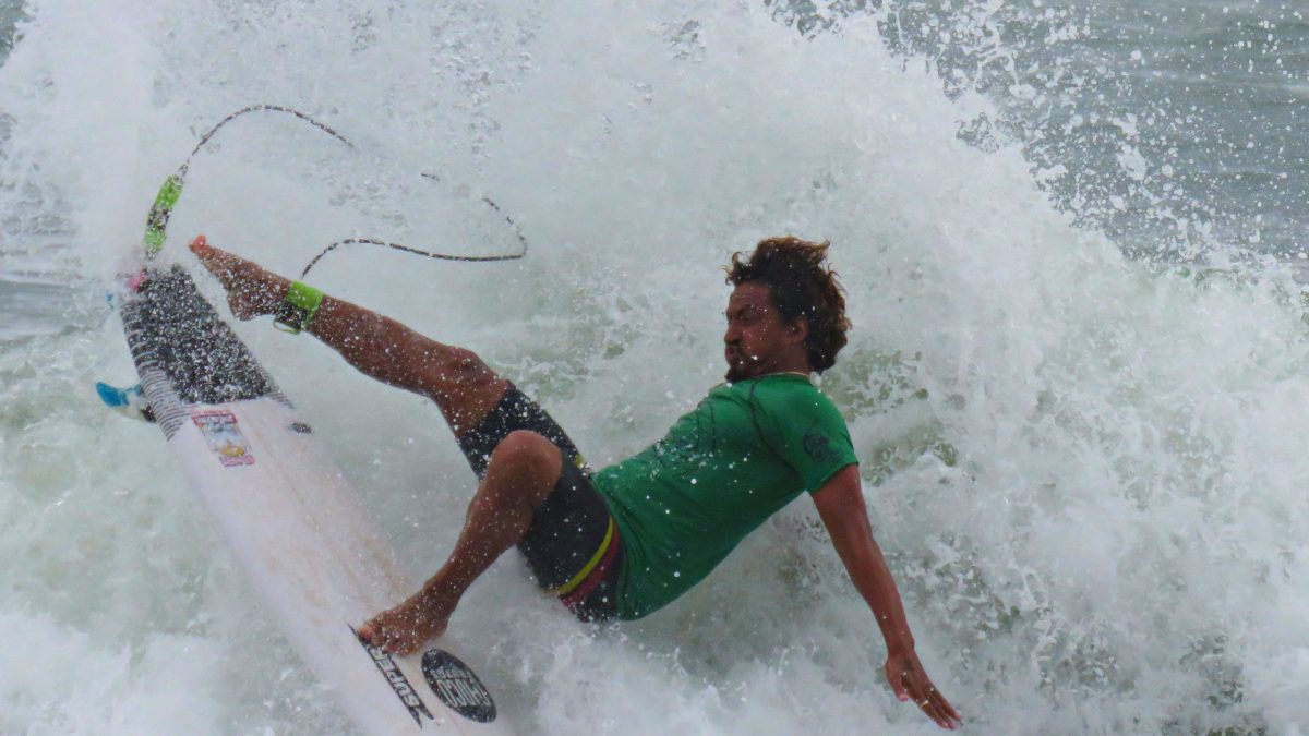 Carlos-Munoz-surfer
