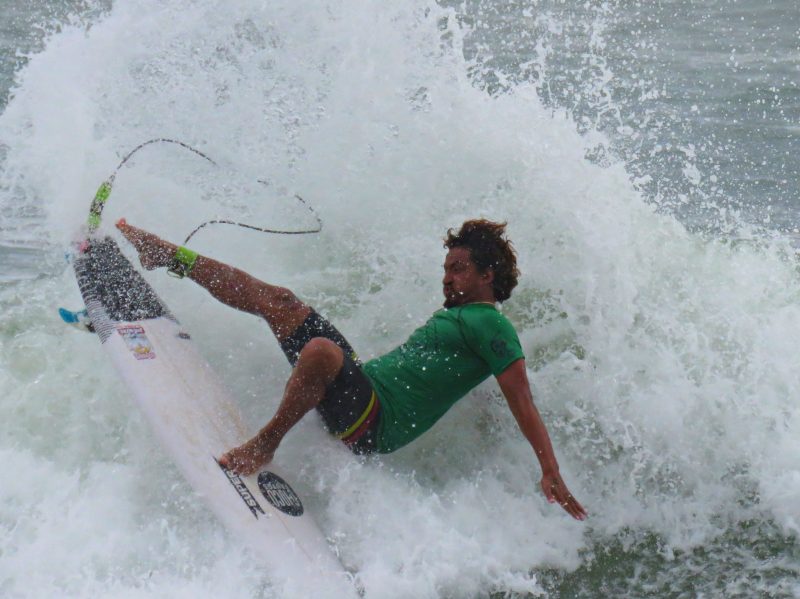 Carlos-Munoz-surfer